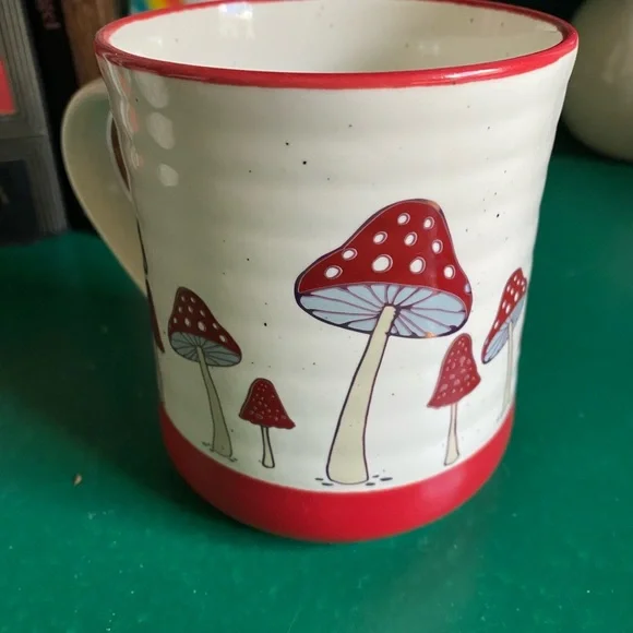 Set of Mushroom Themed Mugs - Picture 6 of 7